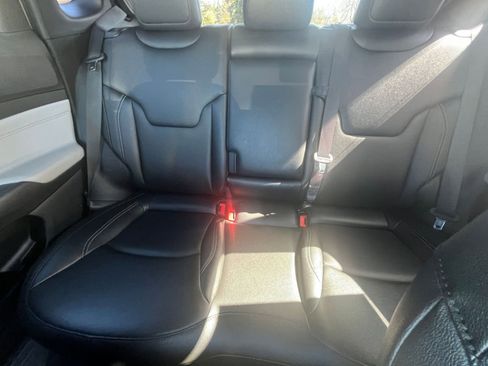 Used 2025 Jeep Compass Limited image 39