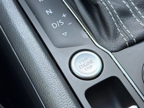 Used 2021 Volkswagen Atlas SE image 20