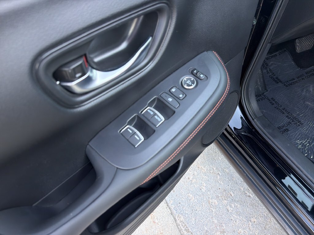 Used 2024 Honda HR-V Sport image 11