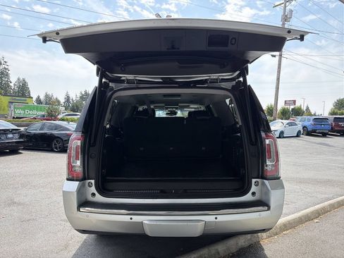 Used 2015 GMC Yukon XL Denali w/ Touring Package AWD/4WD image 6