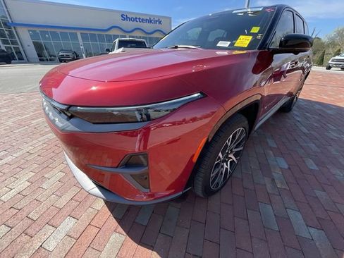 Used 2025 Jeep Wagoneer S Limited image 7