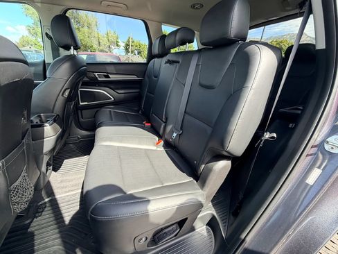 Used 2020 Kia Telluride S w/ S 8 Passenger Seating Package AWD/4WD image 20