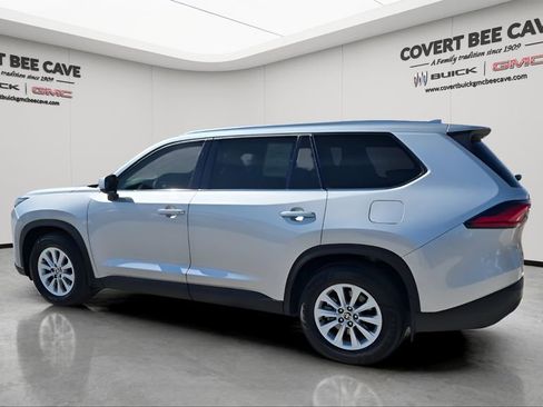 Used 2024 Toyota Grand Highlander XLE image 6