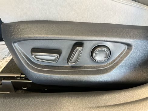 New 2026 Toyota Camry SE w/ Convenience Package image 15