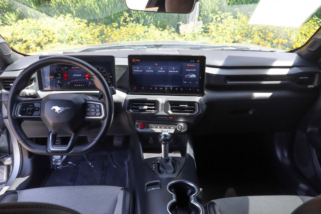 Used 2025 Ford Mustang Coupe RWD image 28
