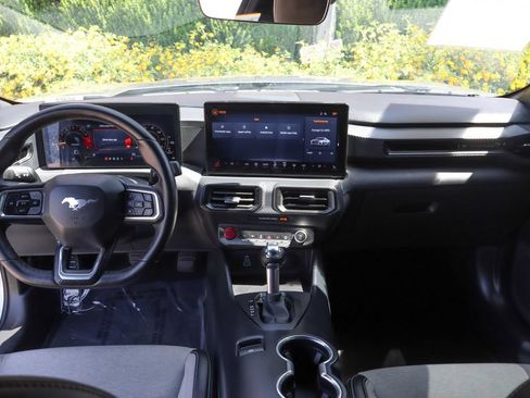 Used 2025 Ford Mustang Coupe RWD image 28