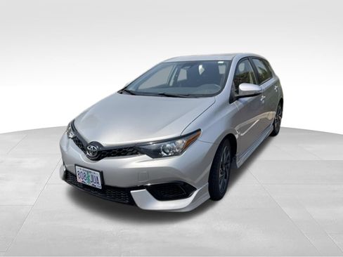 Used 2017 Toyota Corolla iM FWD image 10