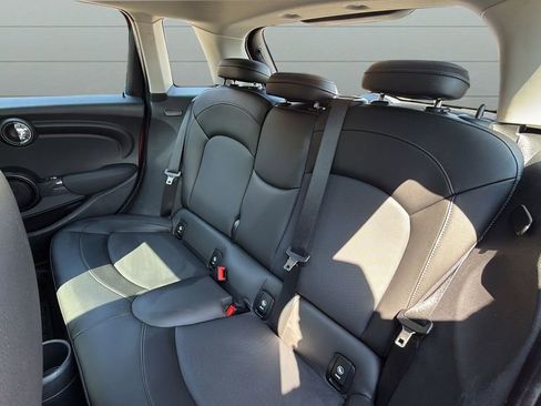 Used 2020 MINI Cooper 4-Door Hardtop w/ Storage Package FWD image 24