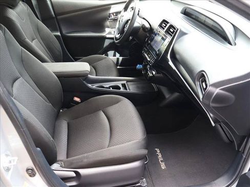 Used 2019 Toyota Prius LE w/ Carpet Mat Package FWD image 26