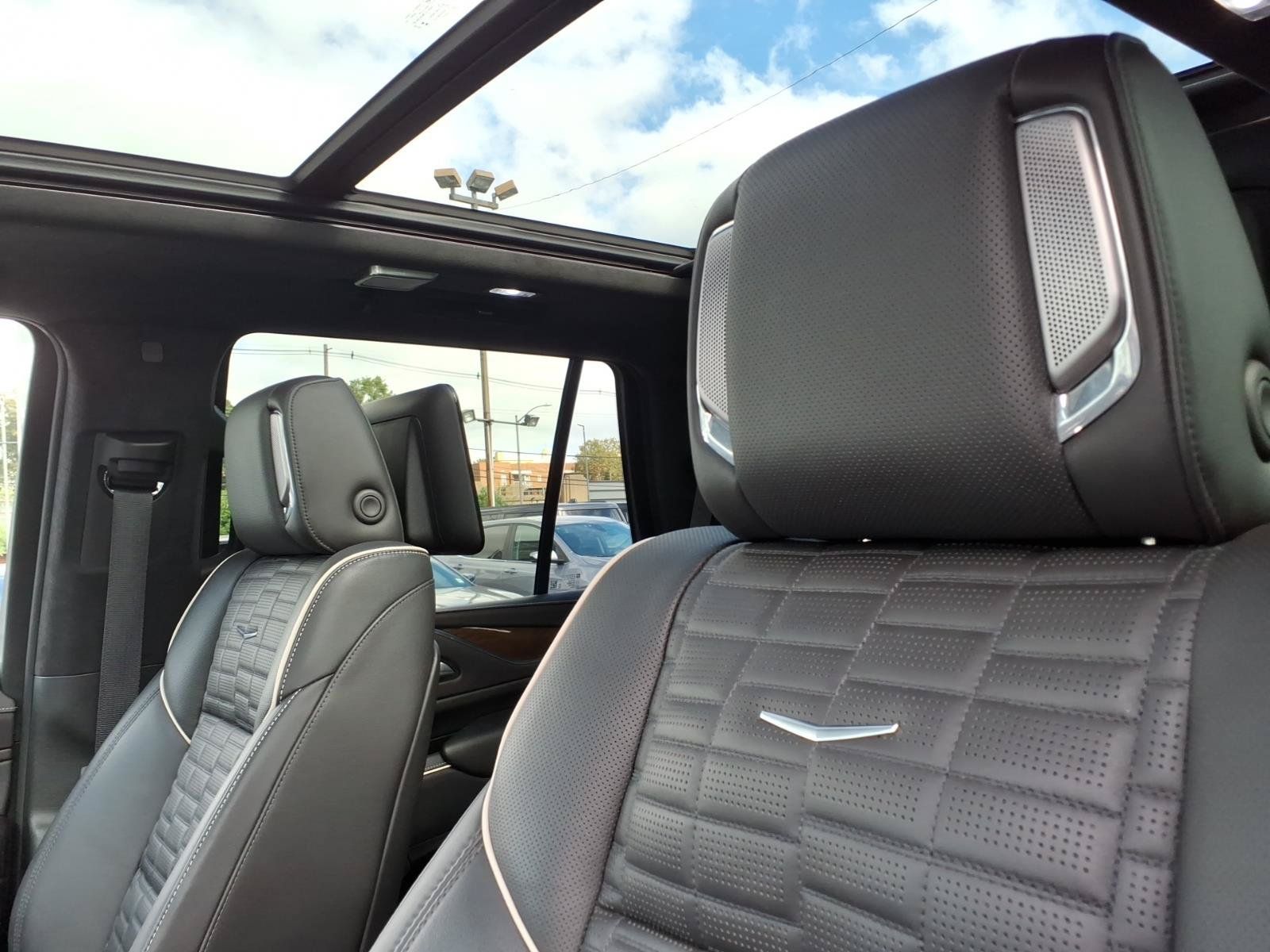 Used 2023 Cadillac Escalade Sport Platinum w/ LPO, ONYX Package AWD/4WD image 25