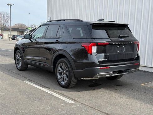 New 2026 Ford Explorer Active w/ Active Comfort Package image 4