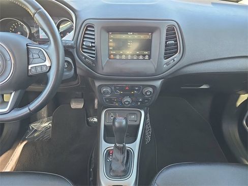 Used 2020 Jeep Compass Latitude image 11