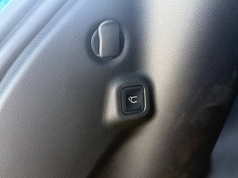 Used 2026 Jeep Compass Latitude AWD/4WD image 6