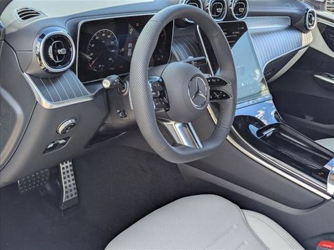 Used 2026 Mercedes-Benz GLC 300 image 3