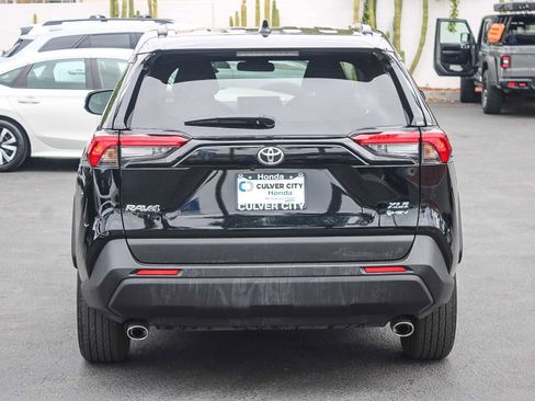 Used 2025 Toyota RAV4 XLE image 8