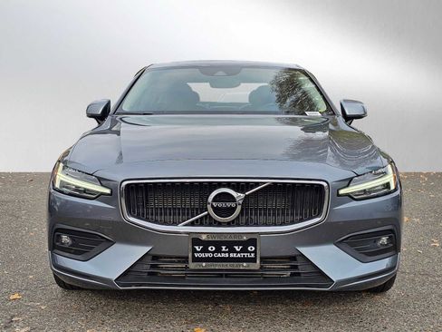 Certified 2021 Volvo S60 T6 Momentum w/ Premium Package image 2