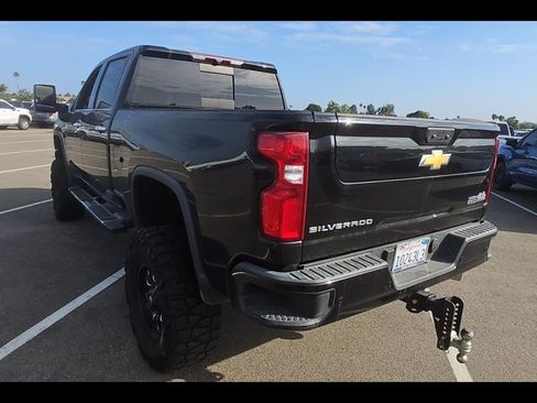 Used 2022 Chevrolet Silverado 2500 High Country w/ Safety Package II AWD/4WD image 7