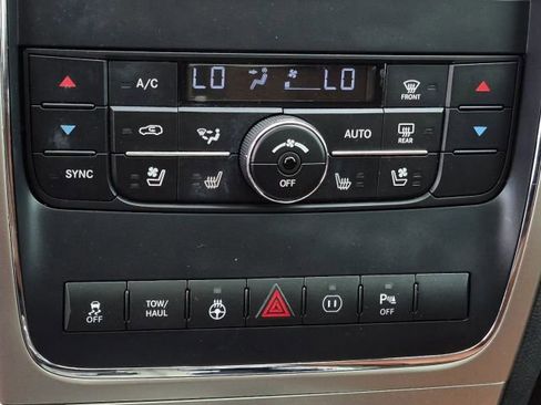 Used 2011 Jeep Grand Cherokee Overland Summit image 35