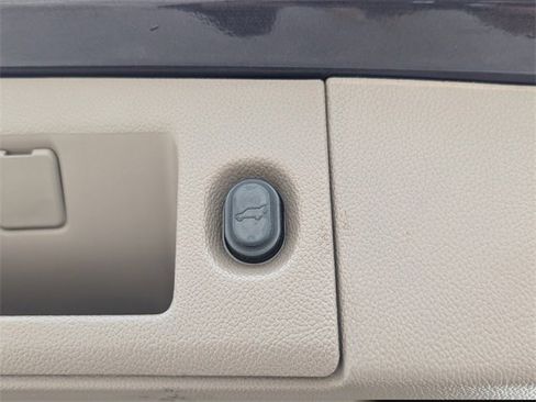 Used 2015 GMC Yukon XL SLT w/ HD Trailering Package image 38