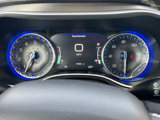 Used 2024 Chrysler Pacifica Touring-L w/ Road Tripper Package FWD image 21