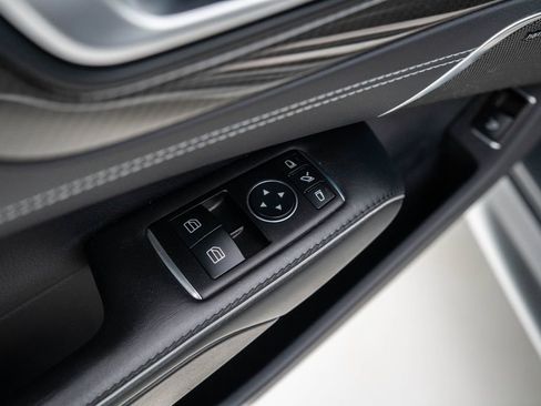 Used 2017 Mercedes-Benz SL 63 AMG image 14