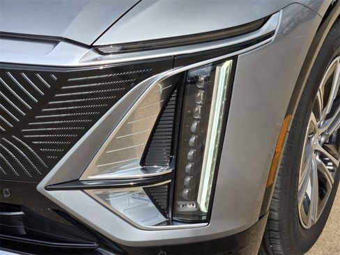 New 2025 Cadillac Lyriq Luxury image 10