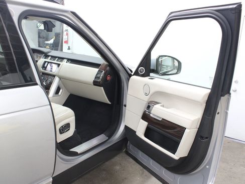 Used 2014 Land Rover Range Rover Supercharged image 13