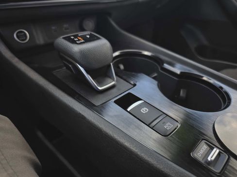 Used 2023 Nissan Rogue SV FWD image 25