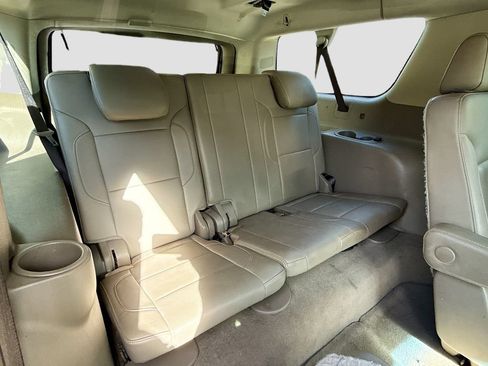 Used 2020 Chevrolet Suburban Premier RWD image 28