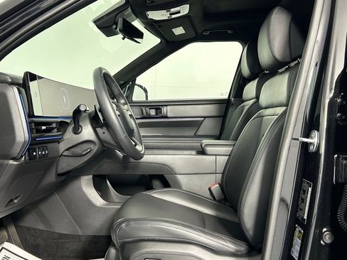 Used 2025 Hyundai Santa Fe Calligraphy image 32