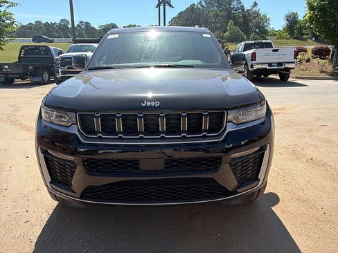 New 2026 Jeep Grand Cherokee L Limited AWD/4WD image 3