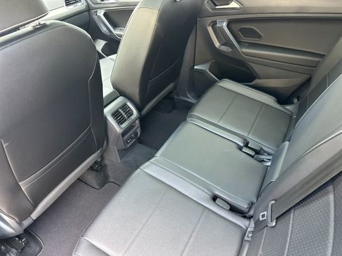 Used 2021 Volkswagen Tiguan SEL FWD image 4