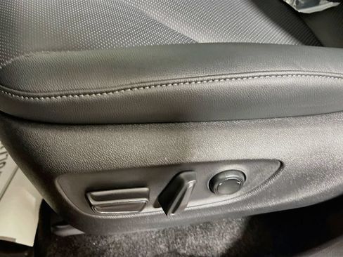 Certified 2025 Toyota Grand Highlander AWD image 15