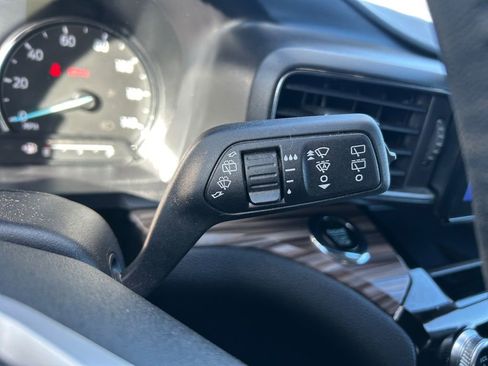 Used 2023 Ford Explorer Limited w/ Equipment Group 301A image 24