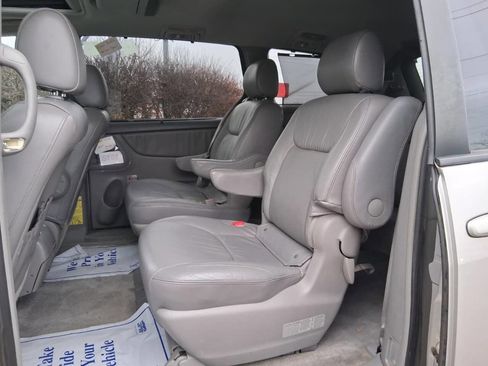 Used 2006 Toyota Sienna XLE Limited image 13
