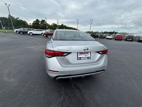 Used 2021 Nissan Sentra SV image 28
