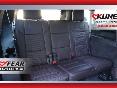 Used 2024 Cadillac Escalade ESV Sport Platinum w/ LPO, ONYX Package image 31