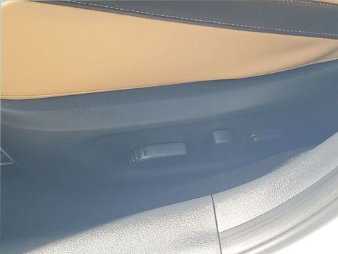 Used 2025 Nissan Sentra SV w/ SV Premium Package FWD image 15