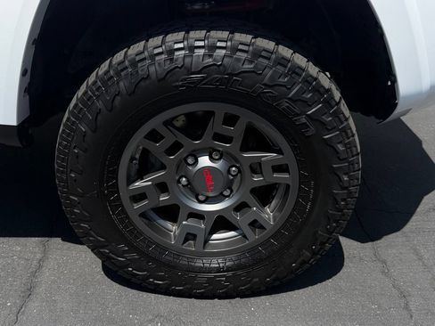 Used 2019 Toyota 4Runner TRD Off-Road Premium AWD/4WD image 9