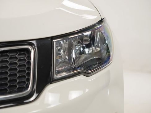 Used 2018 Jeep Compass Latitude w/ Popular Equipment Group image 8