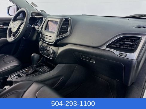 Used 2020 Jeep Cherokee Latitude Plus FWD image 30