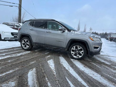 Certified 2019 Jeep Compass Limited image 10