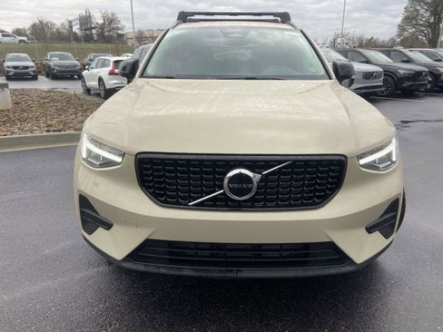 New 2026 Volvo XC40 B5 Core w/ Climate Package image 2
