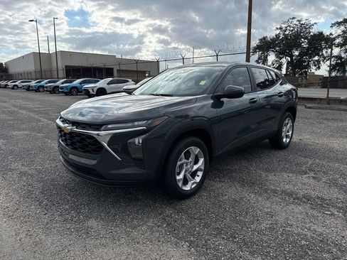 New 2026 Chevrolet Trax LS w/ LS Convenience Package image 3