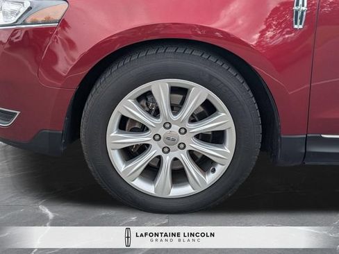Used 2018 Lincoln MKT AWD image 34
