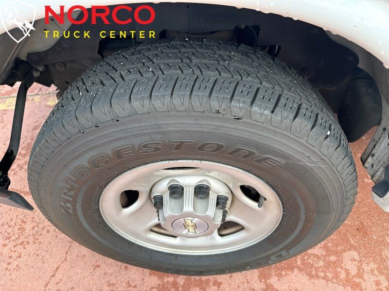 Used 2021 Chevrolet Express 2500 w/ Driver Convenience Package RWD image 14