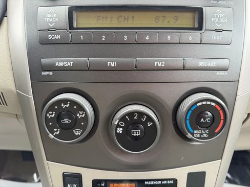 Used 2011 Toyota Corolla LE image 23