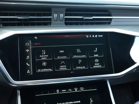 Used 2022 Audi RS 6 AWD/4WD image 28