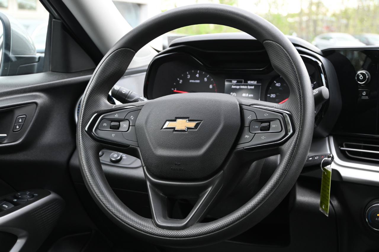 Used 2024 Chevrolet Trax LS w/ LS Convenience Package FWD image 26