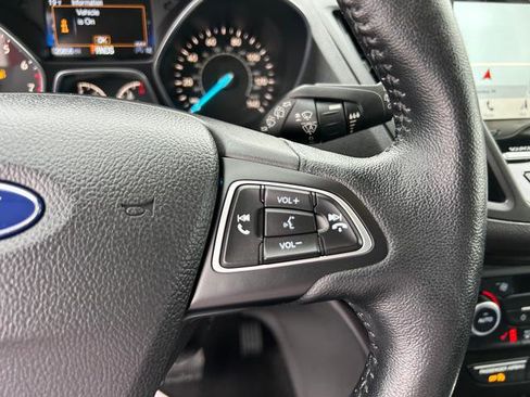 Used 2019 Ford Escape Titanium image 21